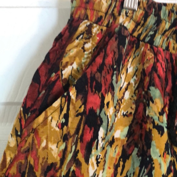 Paper tee pants. Size large. Worn once. - Picture 4 of 5